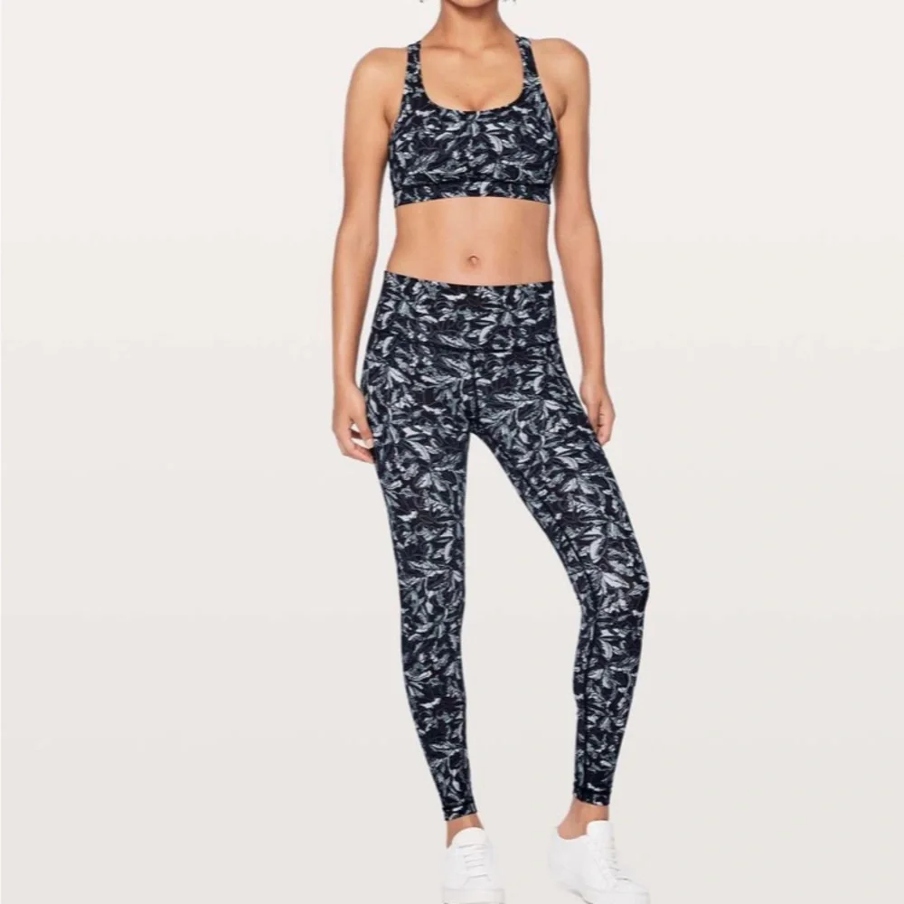 Lululemon Wunder Under Tight 28